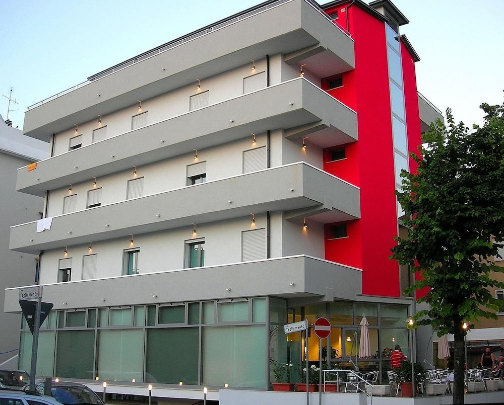 Hotel Etoile Римини Екстериор снимка