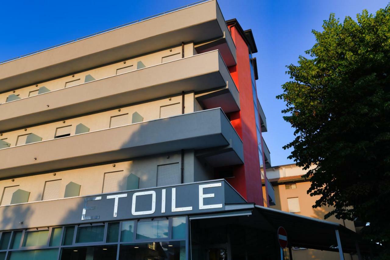 Hotel Etoile Римини Екстериор снимка