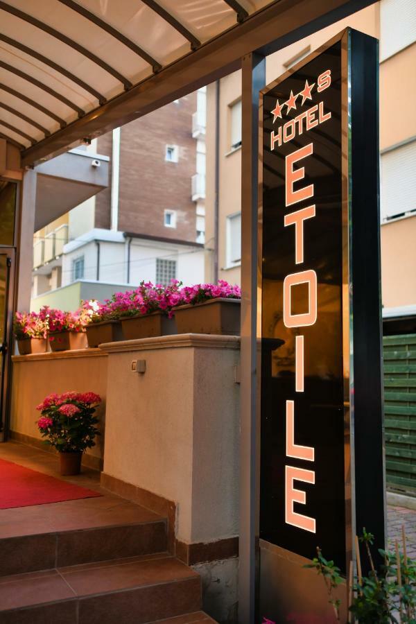 Hotel Etoile Римини Екстериор снимка